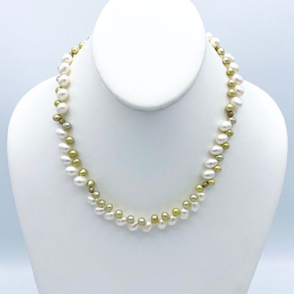 Vintage Light Green Pearls & White Pearls Sterling Silver Clasp Collar Necklace - Picture 8 of 13